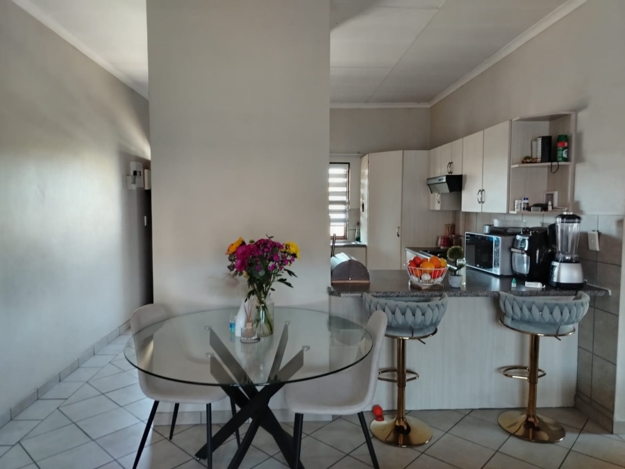2 Bedroom Property for Sale in Waterval East North West